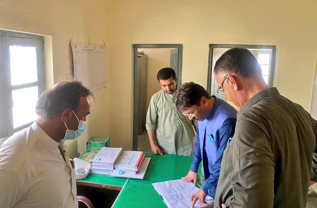 Deputy Commissioner Noshki visited the Basic Health Units (BHUs)